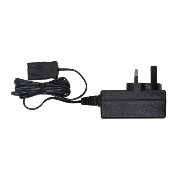 scalextric multi purpose analogue transformer 15v 1.2a uk plug - 1:32 power and control (p9400)