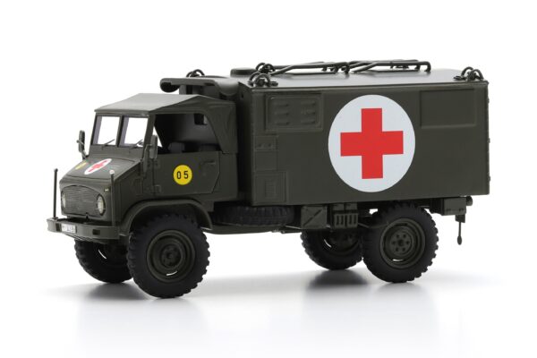 Alternative view of Schuco 1:35 Mercedes-Benz Unimog S404 Medic Unit German Army (450931100) Resin Model