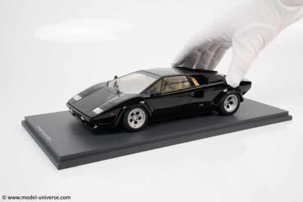 Schuco - 1:18 Lamborghini Countach LP5000 S Black - Resin Model