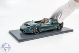 Schuco - 1:18 McLaren Elva Carbon Green 2020 - Resin Model