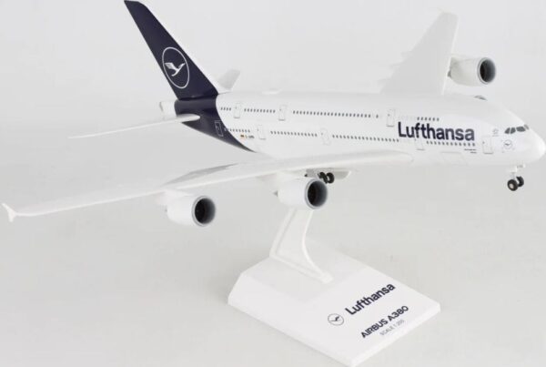 skymarks - 1:200 airbus a380 lufthansa w/gear new livery