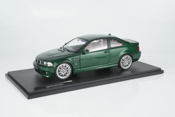 Solido 1:18 BMW E46 M3 Coupe Oxford Green 2000 (SOL 1806507) Diecast Model 19 Solido 1:18 BMW E46 M3 Coupe Oxford Green 2000 (SOL 1806507) diecast model – on display base