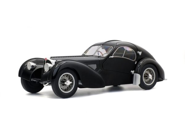 Solido 1:18 Bugatti Type 57 SC Atlantic Black 1937 (S1802101) diecast model – front three-quarter view