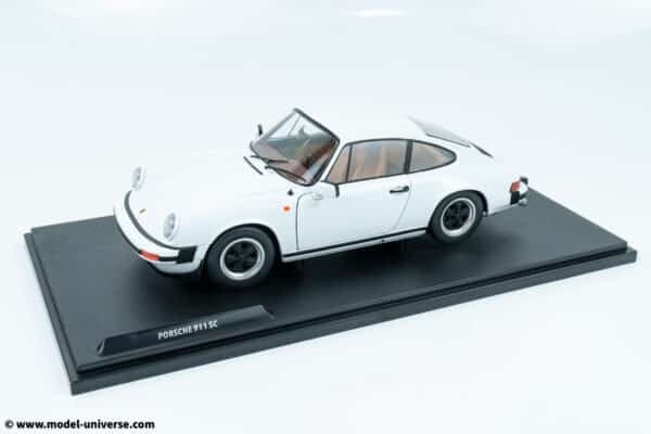 Solido - 1:18 Porsche 911 (930) 3.0 SC Grand Prix White 1974 - Diecast Model