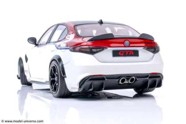 Solido - 1:18 Alfa Romeo Giulia GTA-M White/Red 2023 - Diecast Model