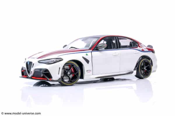 Solido - 1:18 Alfa Romeo Giulia GTA-M White/Red 2023 - Diecast Model