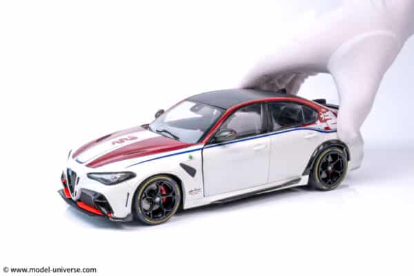 Solido - 1:18 Alfa Romeo Giulia GTA-M White/Red 2023 - Diecast Model