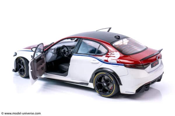 Solido - 1:18 Alfa Romeo Giulia GTA-M White/Red 2023 - Diecast Model