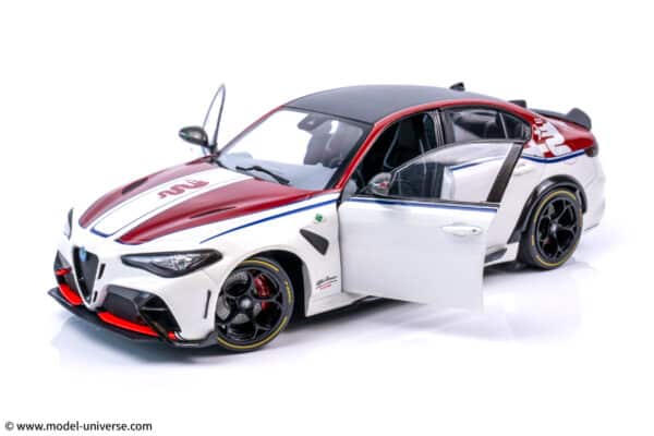 Solido - 1:18 Alfa Romeo Giulia GTA-M White/Red 2023 - Diecast Model