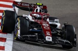spark - 1:18 alfa romeo f1 team orlen c42 #24 zhou guanyu 10th bahrain gp 2022
