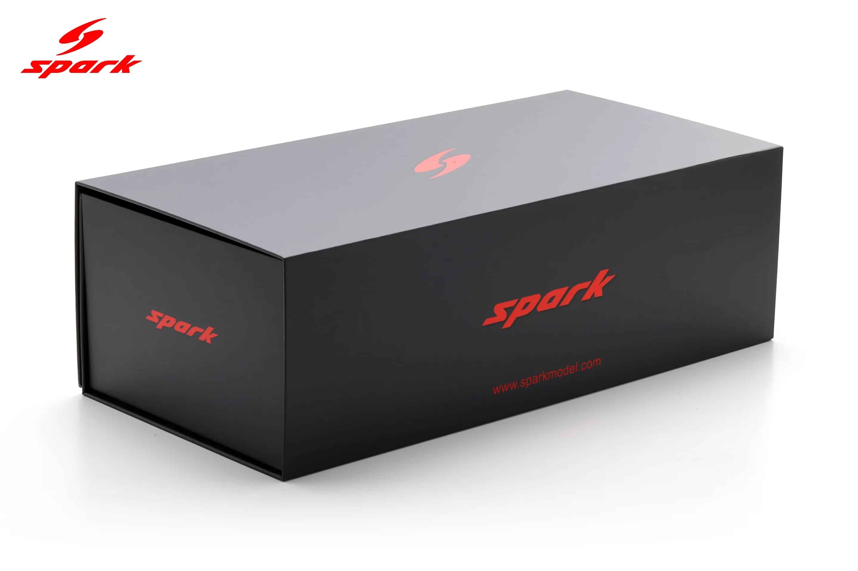 Spark 1:18 McLaren MCL39 No.4 Lando Norris F1 World Champion 3rd Abu Dhabi GP 2025 with Pitboard (18S1118) Resin Model 10 Spark 1:18 McLaren MCL39 No.4 Lando Norris F1 World Champion 3rd Abu Dhabi GP 2025 with Pitboard (18S1118) Resin Model - Image 10
