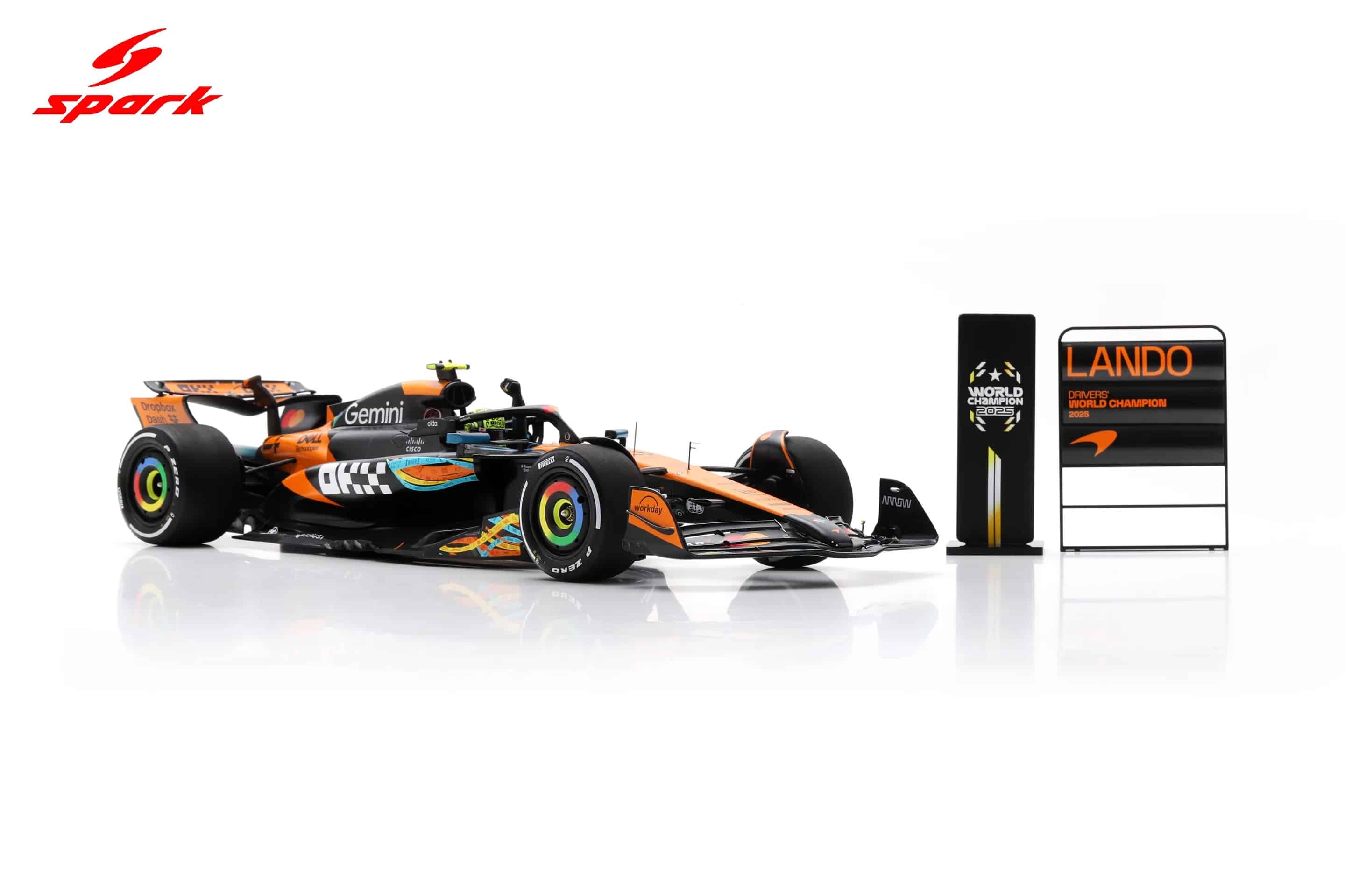 Spark 1:18 McLaren MCL39 No.4 Lando Norris F1 World Champion 3rd Abu Dhabi GP 2025 with Pitboard (18S1118) Resin Model 6 Spark 1:18 McLaren MCL39 No.4 Lando Norris F1 World Champion 3rd Abu Dhabi GP 2025 with Pitboard (18S1118) Resin Model - Image 6