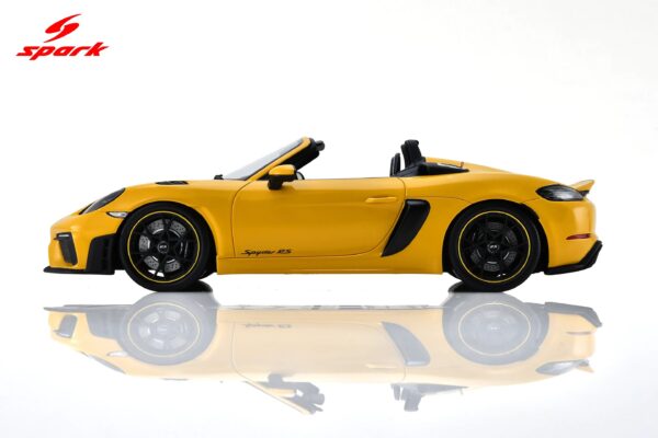Spark 1:18 Porsche 718 Spyder RS - Speed Yellow - 2023 (18S1091) - Resin Model 12 Spark 1:18 Porsche 718 Spyder RS Speed Yellow 2023 (18S1091) Diecast Model - Image 2