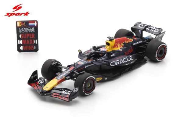 Spark 1:43 Red Bull Racing RB21 No.1 Oracle Red Bull Racing Winner Italian GP 2025 Max Verstappen Oracle 50 Wins with Pit Board (S9636) Resin Model