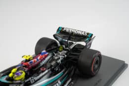 Spark 1:18 Mercedes-AMG Petronas W15 #44 Lewis Hamilton Winner British GP 2024 with Flag