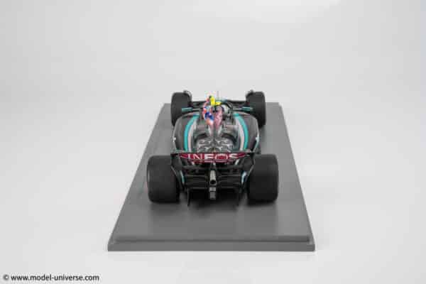 Spark 1:18 Mercedes-AMG Petronas W15 #44 Lewis Hamilton Winner British GP 2024 with Flag