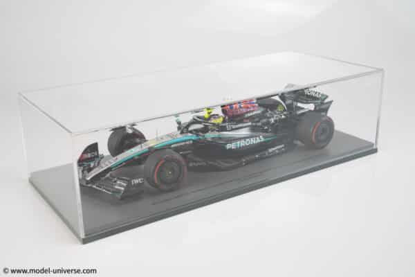 Spark 1:18 Mercedes-AMG Petronas W15 #44 Lewis Hamilton Winner British GP 2024 with Flag