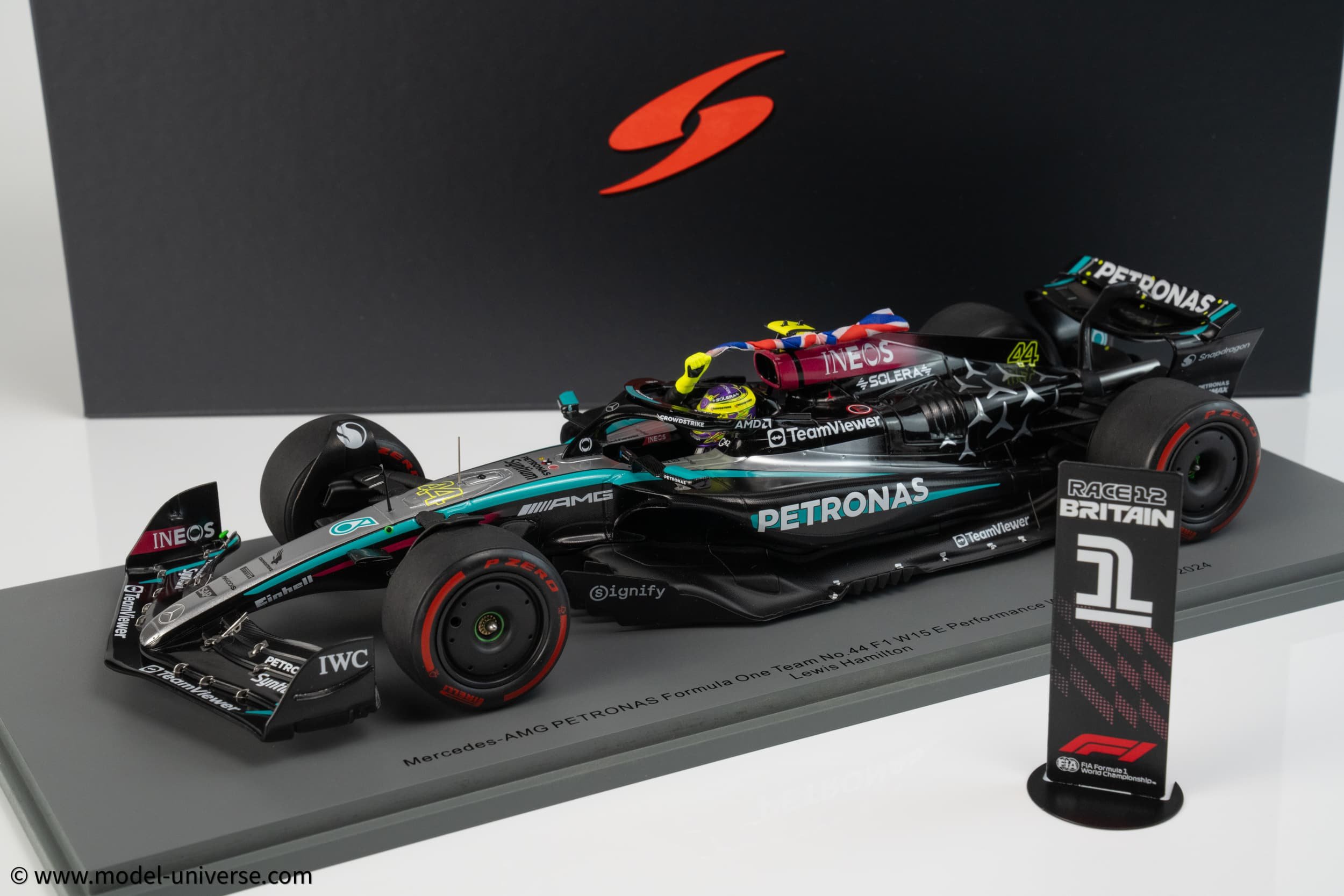 Spark 1:18 Mercedes-AMG Petronas W15 #44 Lewis Hamilton