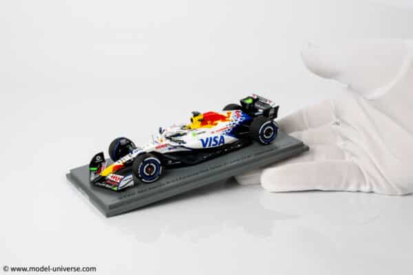 Spark - 1:43 Racing Bulls VCARB02 No.6 Isack Hadjar 8th Japanese GP 2025 with Pit Board - Resin Model
