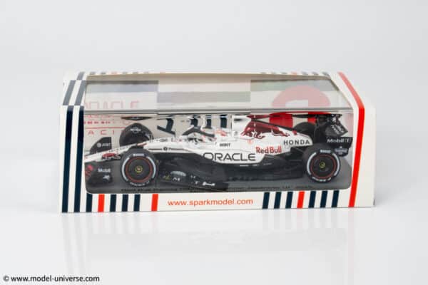 Spark - 1:43 Red Bull Racing RB21 No.1 Max Verstappen Winner Japanese GP 2025 with Pitboard - Special White Honda Tribute Livery - Resin Model
