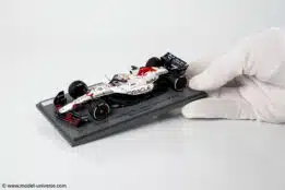 Spark - 1:43 Red Bull Racing RB21 No.1 Max Verstappen Winner Japanese GP 2025 with Pitboard - Special White Honda Tribute Livery - Resin Model