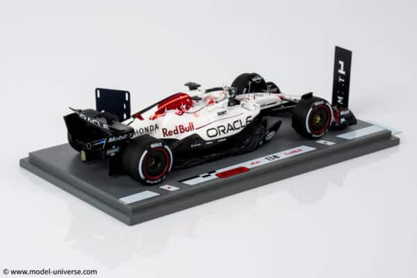 Spark - 1:43 Red Bull Racing RB21 No.1 Max Verstappen Winner Japanese GP 2025 with Pitboard - Special White Honda Tribute Livery - Resin Model