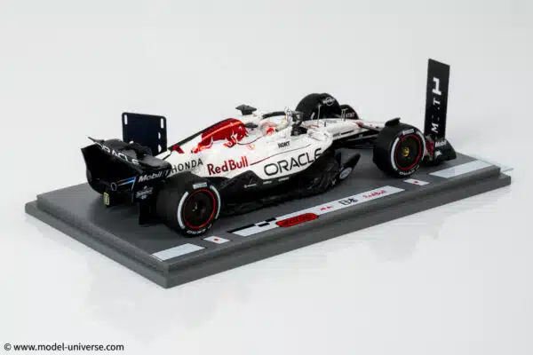 Spark - 1:43 Red Bull Racing RB21 No.1 Max Verstappen Winner Japanese GP 2025 with Pitboard - Special White Honda Tribute Livery - Resin Model