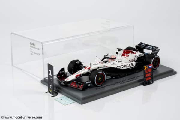 Spark - 1:43 Red Bull Racing RB21 No.1 Max Verstappen Winner Japanese GP 2025 with Pitboard - Special White Honda Tribute Livery - Resin Model