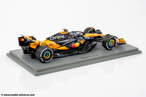 Spark - 1:43 McLaren F1 MCL39 No.81 Oscar Piastri Winner Chinese GP 2025 with Pitboards - Resin Model 12 Spark - 1:43 McLaren F1 MCL39 No.81 Oscar Piastri Winner Chinese GP 2025 with Pitboards - Resin Model