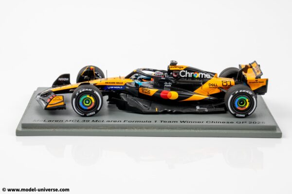 Spark - 1:43 McLaren F1 MCL39 No.81 Oscar Piastri Winner Chinese GP 2025 with Pitboards - Resin Model 13 Spark - 1:43 McLaren F1 MCL39 No.81 Oscar Piastri Winner Chinese GP 2025 with Pitboards - Resin Model