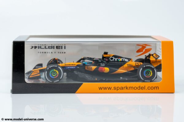 Spark - 1:43 McLaren F1 MCL39 No.81 Oscar Piastri Winner Chinese GP 2025 with Pitboards - Resin Model 15 Spark - 1:43 McLaren F1 MCL39 No.81 Oscar Piastri Winner Chinese GP 2025 with Pitboards - Resin Model