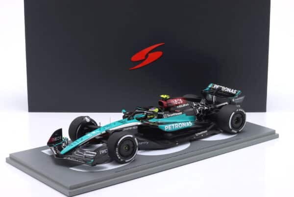Spark - 1:18 Mercedes-AMG Petronas W15 No.44 Lewis Hamilton 2025 Singapore GP Special Livery - Resin Model