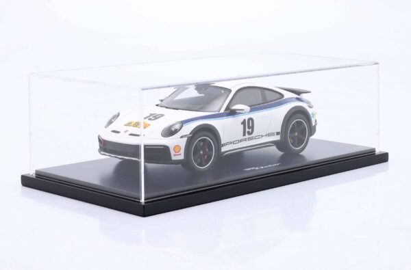 Spark - 1:18 Porsche 911 (992) Dakar Rally 1974 Design No.19 White - Porsche Exclusive Limited Edition Resin Model 6 Spark - 1:18 Porsche 911 (992) Dakar Rally 1974 Design No.19 White - Porsche Exclusive Limited Edition Resin Model