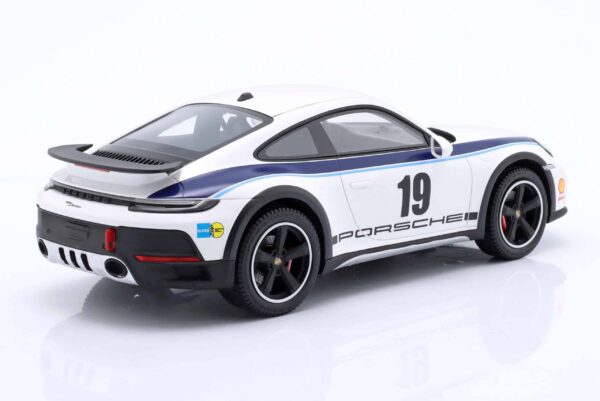 Spark - 1:18 Porsche 911 (992) Dakar Rally 1974 Design No.19 White - Porsche Exclusive Limited Edition Resin Model 8 Spark - 1:18 Porsche 911 (992) Dakar Rally 1974 Design No.19 White - Porsche Exclusive Limited Edition Resin Model