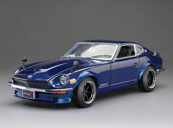 Sun Star 1:18 Nissan Fairlady Z (S30) Midnight Blue RHD (SUNH3515) Diecast Model