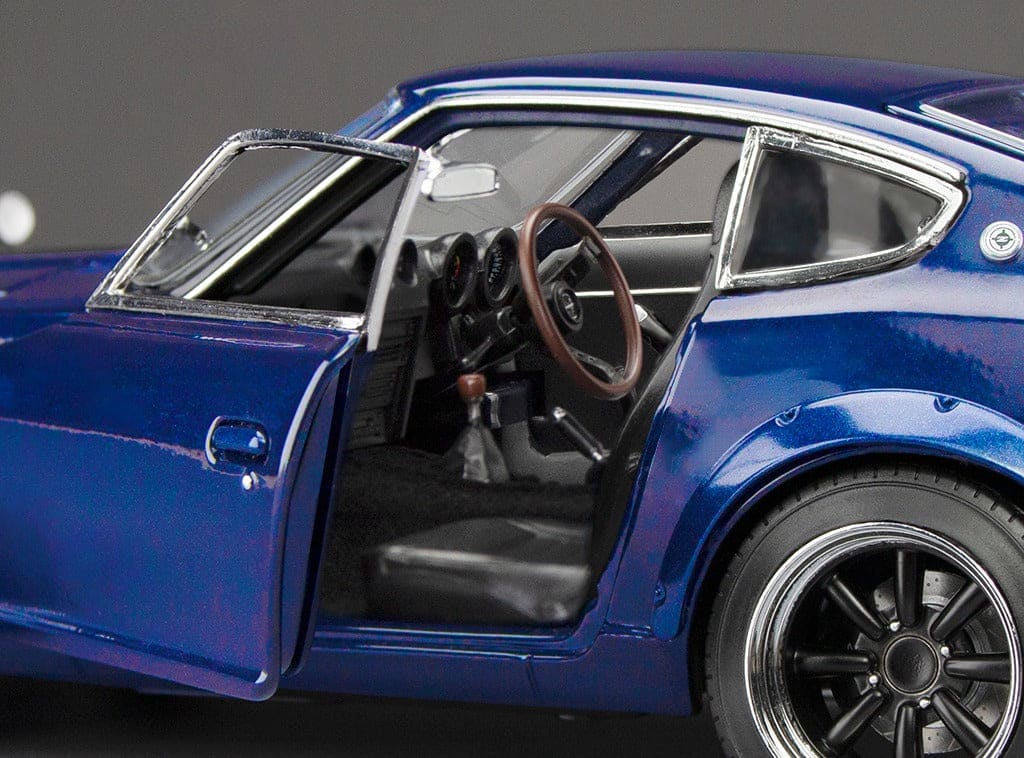 Sun Star 1:18 Nissan Fairlady Z (S30) Midnight Blue RHD (SUNH3515) Diecast Model 8 Sun Star 1:18 Nissan Fairlady Z (S30) Midnight Blue RHD (SUNH3515) Diecast Model - Image 8