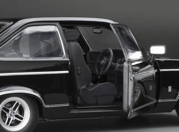 1:18 Ford Escort Mk.II RS Mexico (RHD) Black - Diecast Model - Sun Star