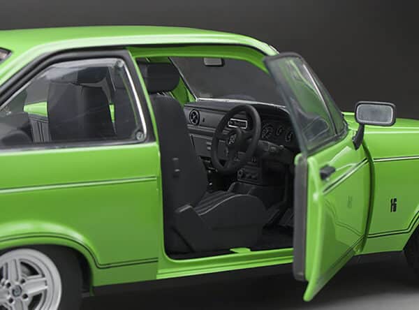 sun star 1:18 ford escort mk2 mexico signal green 1976 diecast model 4635R v9