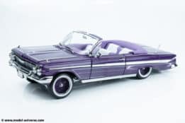Sun Star - 1:18 Chevrolet Impala 1961 Open Convertible Lowrider Purple - Diecast Model