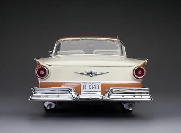 sun star ford fairlane 500 skylinder bronze colonial white 1957 diecast model 1349 image9