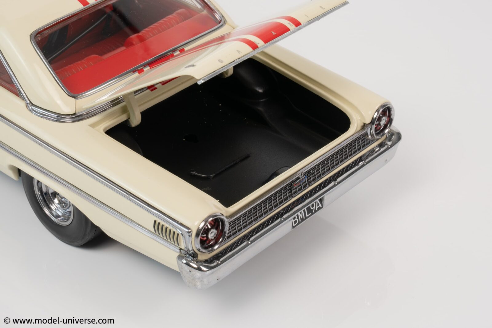 Sun Star - 1:18 Ford Galaxie 500/XL 1963 #45 Jack Sears 1963