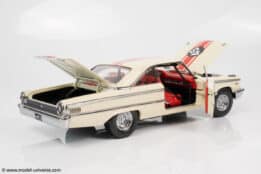 Sun Star - 1:18 Ford Galaxie 500/XL 1963 #45 Jack Sears 1963 British Saloon Car Championship Winner - Diecast Model