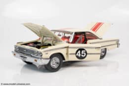 Sun Star - 1:18 Ford Galaxie 500/XL 1963 #45 Jack Sears 1963 British Saloon Car Championship Winner - Diecast Model