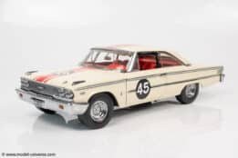 Sun Star - 1:18 Ford Galaxie 500/XL 1963 #45 Jack Sears 1963 British Saloon Car Championship Winner - Diecast Model