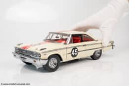 Sun Star - 1:18 Ford Galaxie 500/XL 1963 #45 Jack Sears 1963 British Saloon Car Championship Winner - Diecast Model