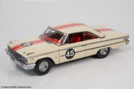 Sun Star - 1:18 Ford Galaxie 500/XL 1963 #45 Jack Sears 1963 British Saloon Car Championship Winner - Diecast Model