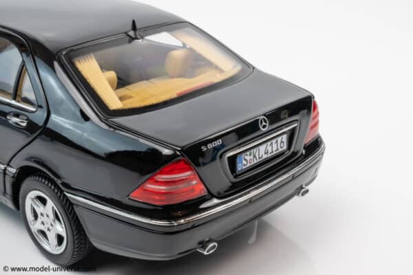 Sun Star - 1:18 Mercedes S600 (V220) Pullman Black (2000) - Diecast Model