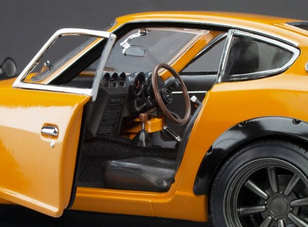 Sun Star 1:18 Datsun Fairlady Z (S30) RHD Orange Carbon Hood 1972 (3516R) Diecast Model 12 Sun Star 1:18 Datsun Fairlady Z (S30) RHD Orange Carbon Hood 1972 (3516R) Diecast Model