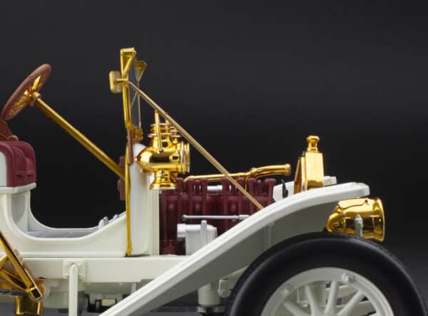 1:18 Buick Model 10 White 1908 - Diecast Model - Sun Star