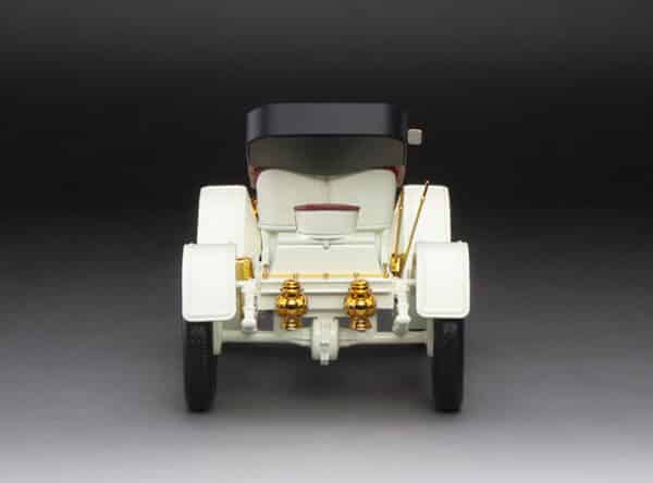 1:18 Buick Model 10 White 1908 - Diecast Model - Sun Star